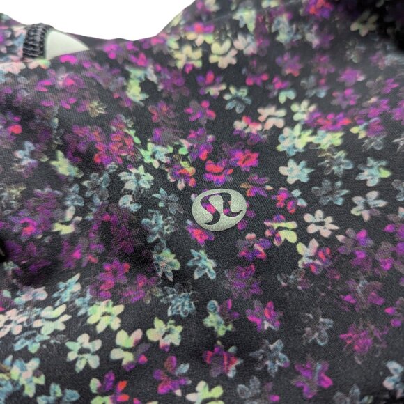 Lululemon Wonder Under Leggings Size 4 Black Purple Floral Pattern - Picture 3 of 4